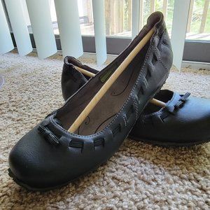 Ahnu Arabesque flats black size 6